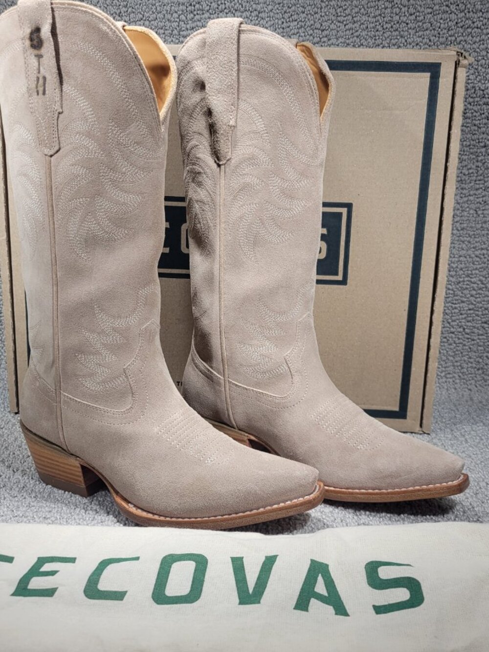 Tecovas The Annie Women's US Size 6.5B Fawn Suede Pull on Cowgirl Boots - Picture 3 of 10